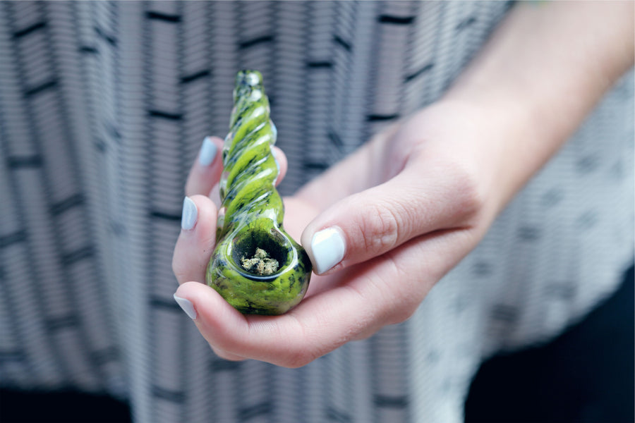 How To Clean a Glass Pipe: Step-by-Step